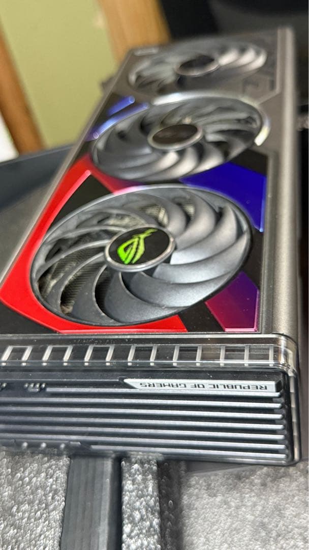 グラフィックボード・グラボ・ビデオカード ASUS ROG STRIX RTX4070ti