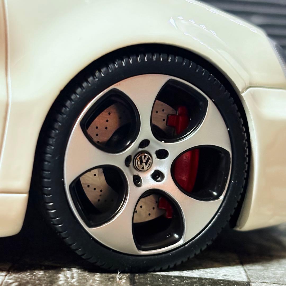 1/18 OttO Mobile フォルクスワーゲン ゴルフ GTI W12