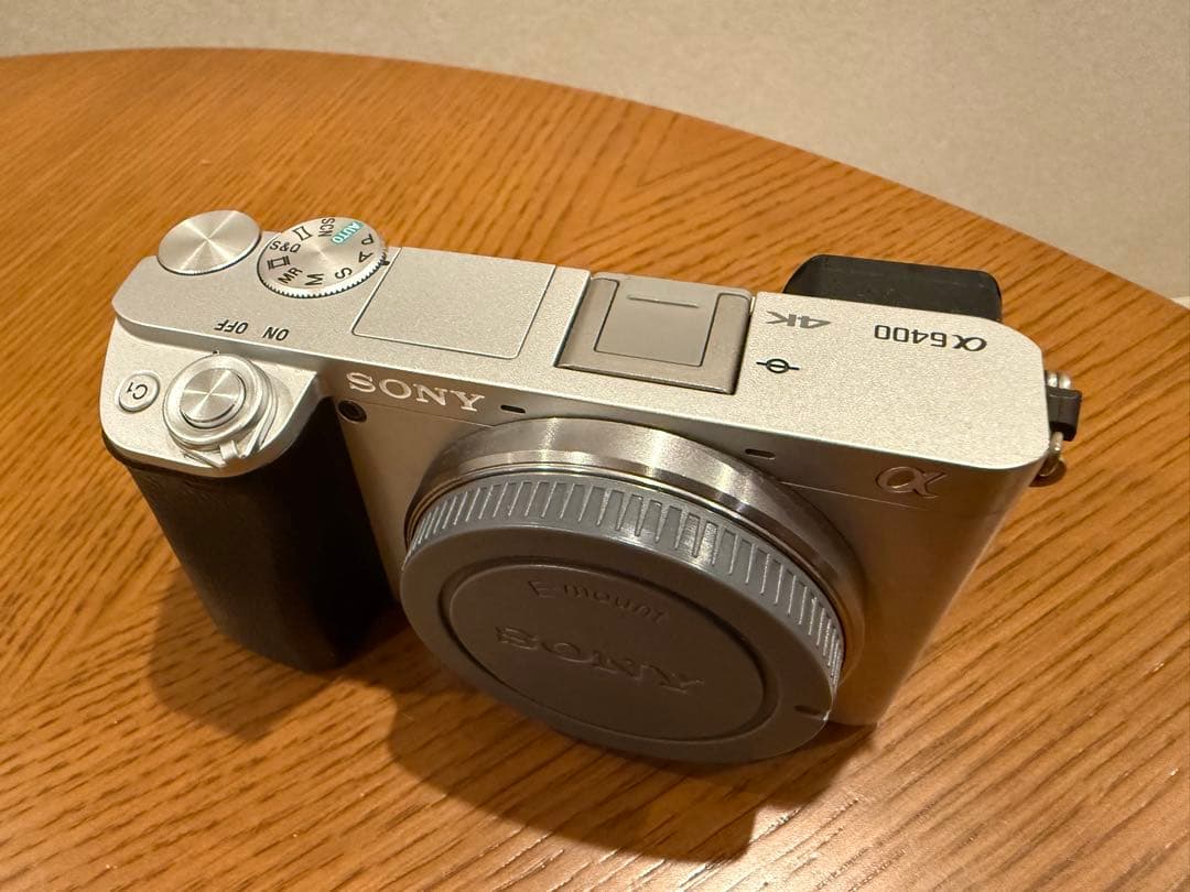 SONY α6400 ミラーレスカメラ　純正バッテリー✖️2