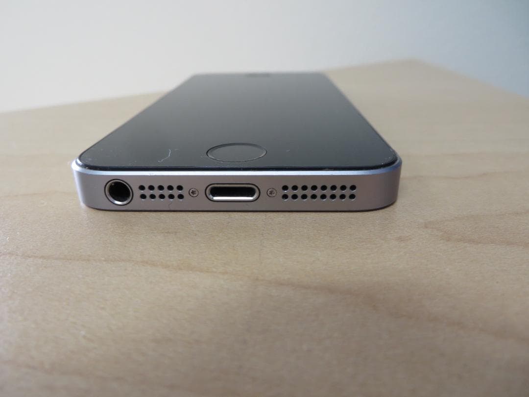 iPhone SE 初代　32GB　シムフリー100％　MP822J/A