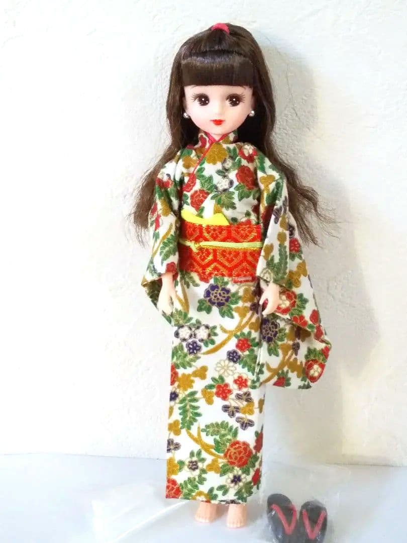 ❤1995年発売 箱無し新品❤旧タカラリカちゃん　ソバージュ着物白フルセット