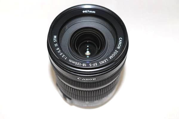 手振れ付　Canon EF-S 18-135mm F3.5-5.6 IS STM