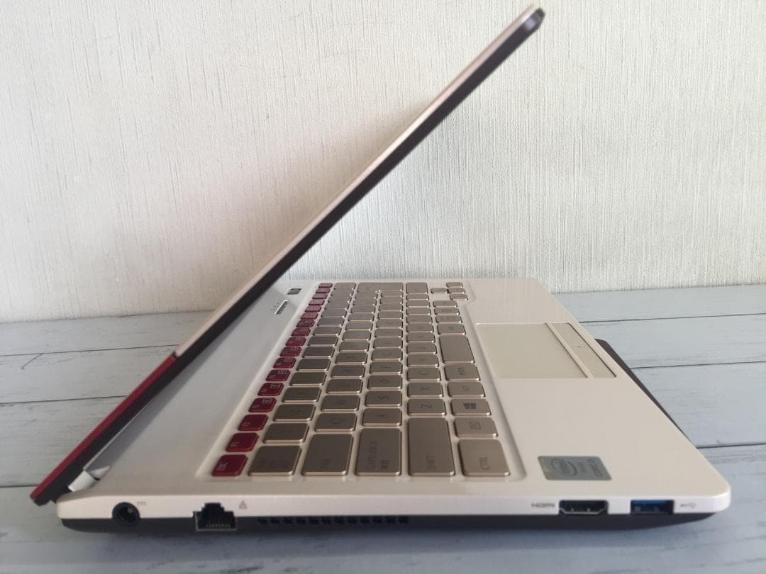 富士通 Floral Kiss CH75 13型HD液晶 おしゃれなノートPC