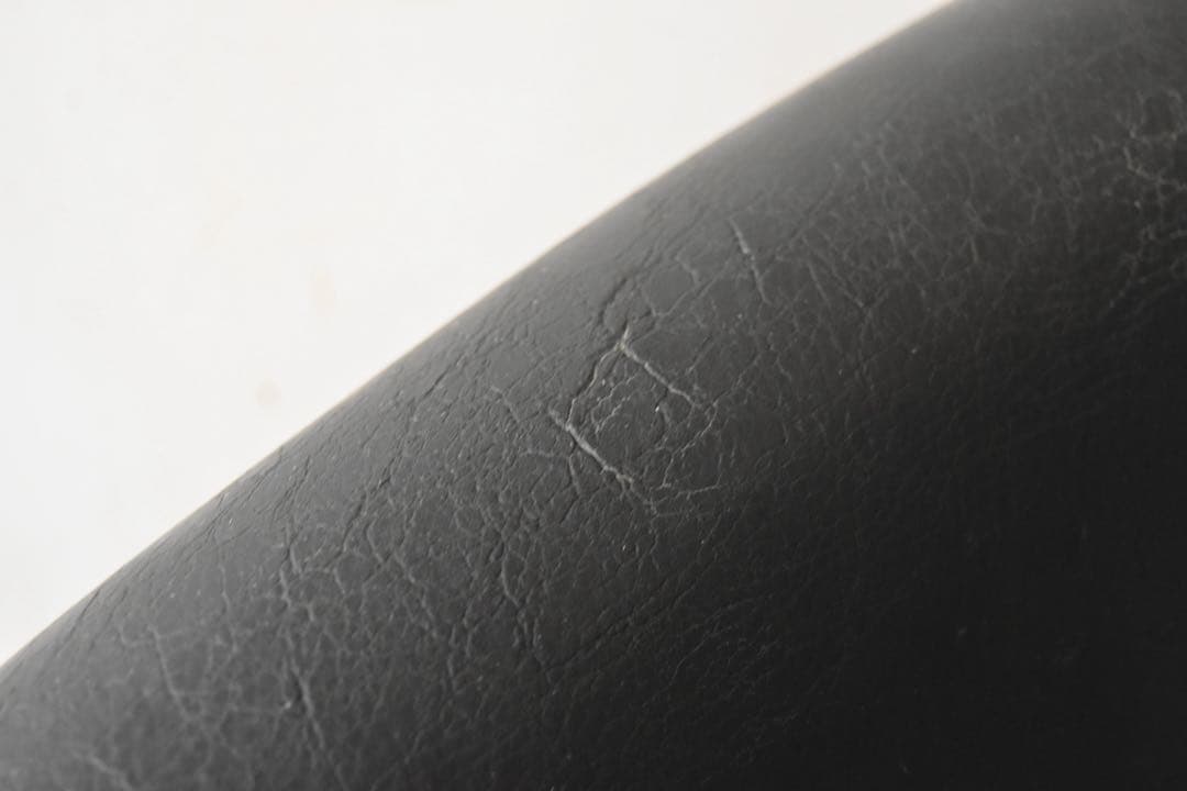 NIELAUS & JEKI MOBLER OPUS ①