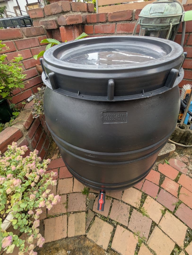 minタンク150L黒コック付き取水穴開き、その①