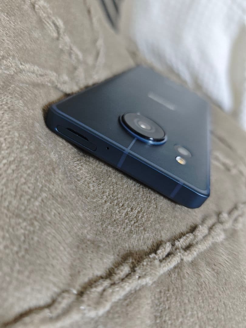 AQUOS sense8 コバルトブラック