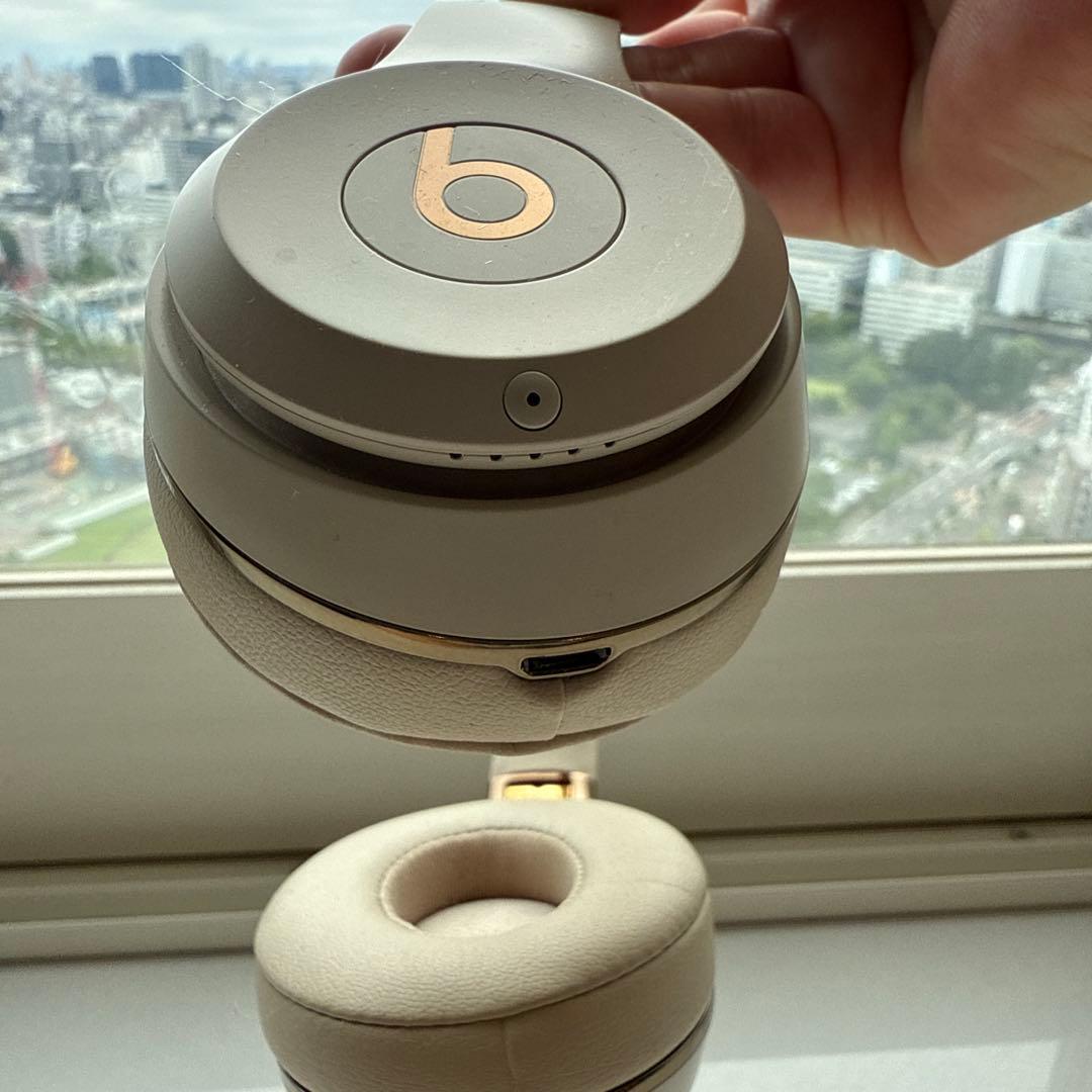 〈最終価格〉Beats Solo3 ワイヤレスヘッドフォン ベージュ