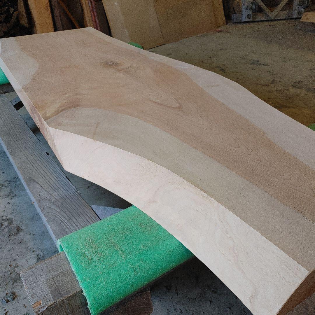 送料込み　桂　カツラ　一枚板　無垢材　天板　テーブル　カウンター DIY番号70