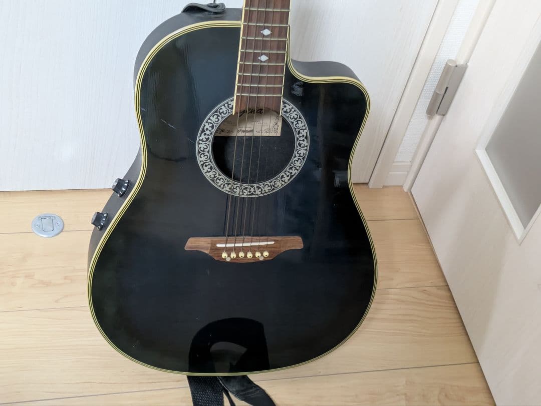 レジェンド　エレアコ　シリアルナンバー9610　モデルLMB-30　ストラップ付