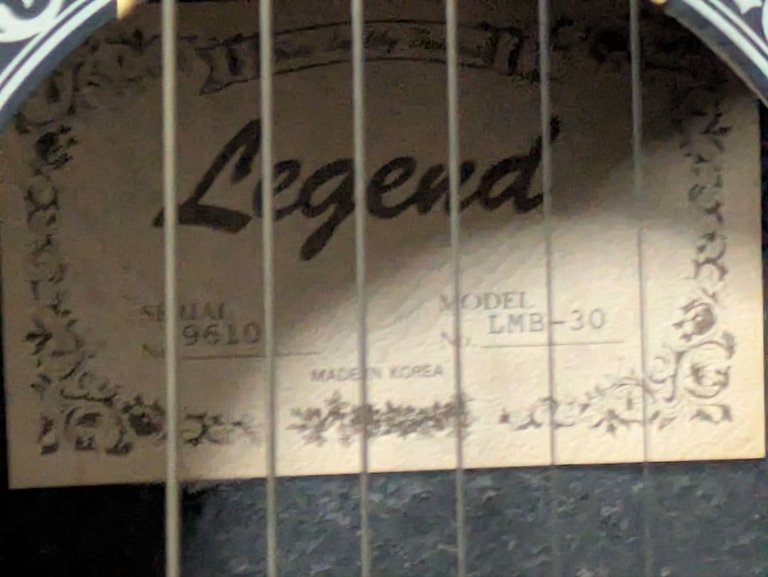 レジェンド　エレアコ　シリアルナンバー9610　モデルLMB-30　ストラップ付