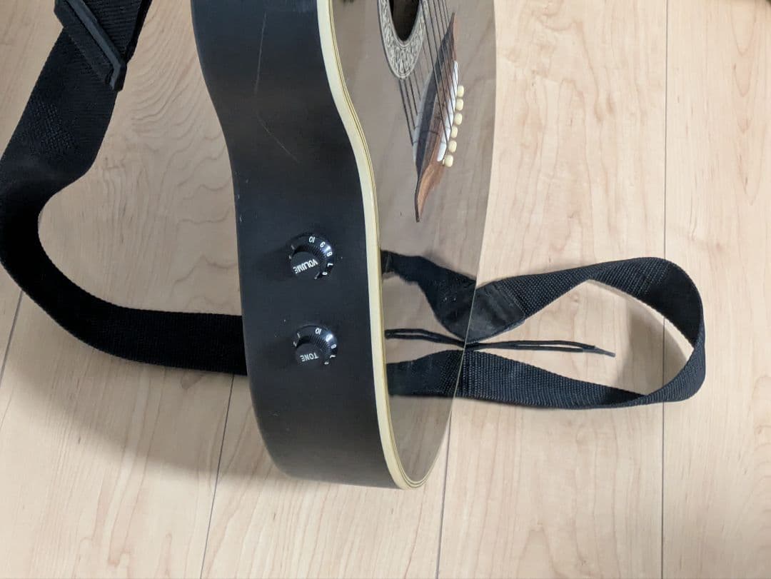 レジェンド　エレアコ　シリアルナンバー9610　モデルLMB-30　ストラップ付