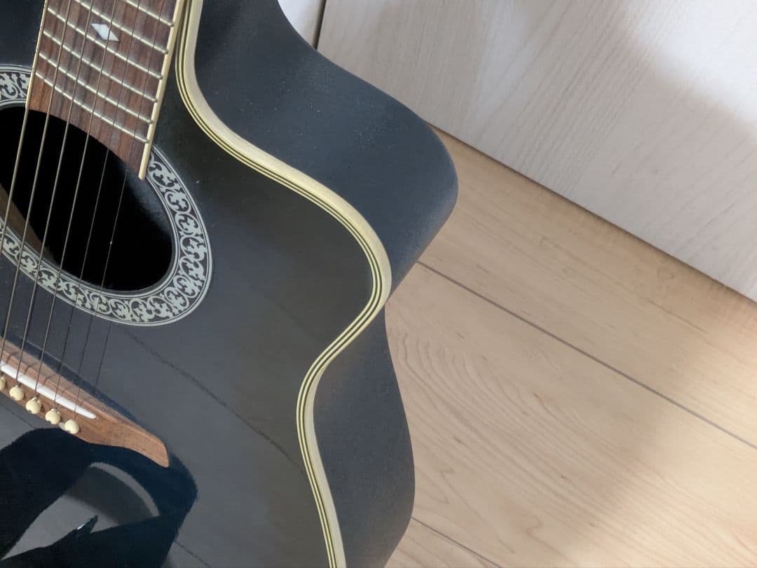 レジェンド　エレアコ　シリアルナンバー9610　モデルLMB-30　ストラップ付