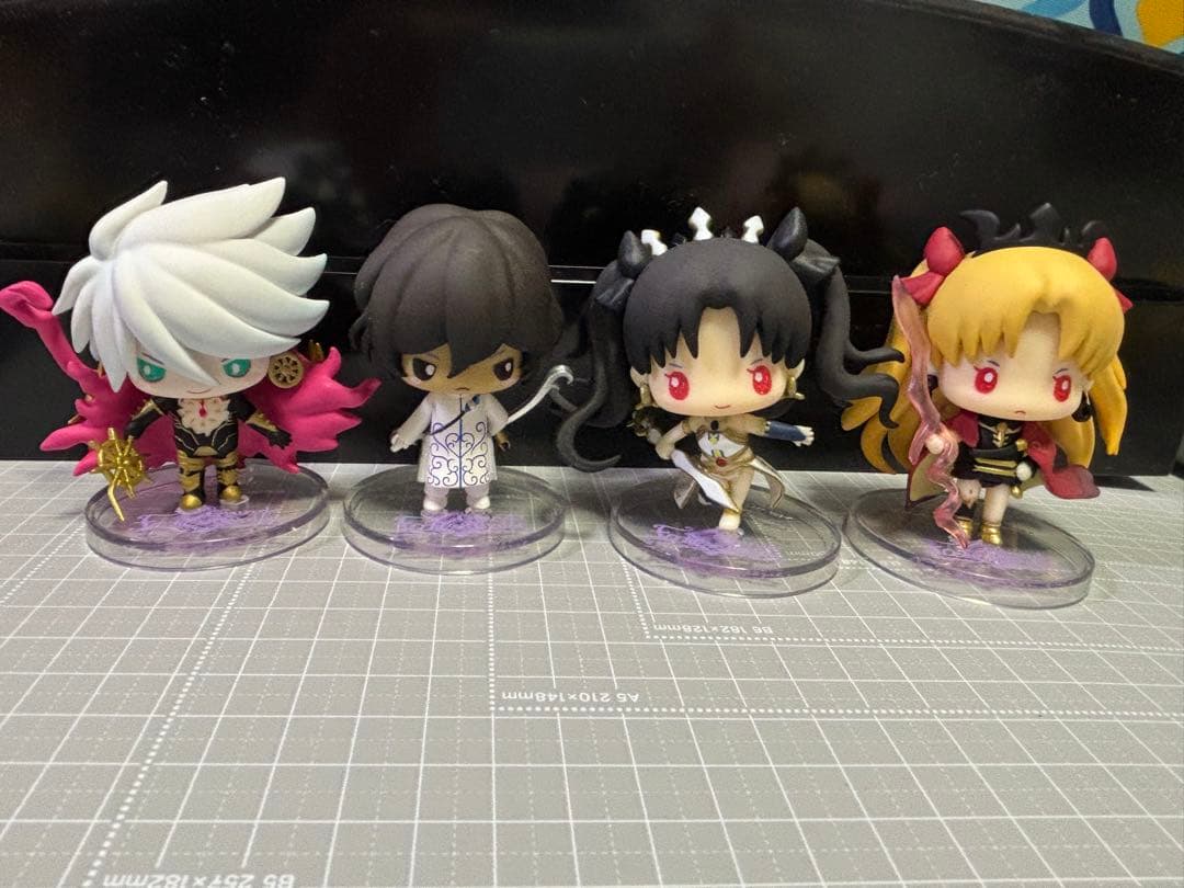 FGO サンリオ フィギュア マシュ ギルガメッシュ マーリン セイバー カルナ