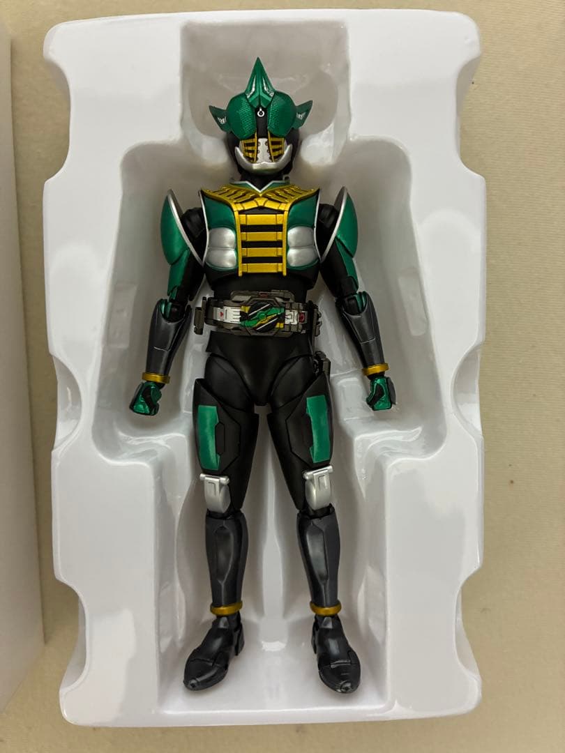 真骨彫製法　s.h.figuarts 仮面ライダーゼロノス　アルタイルフォーム