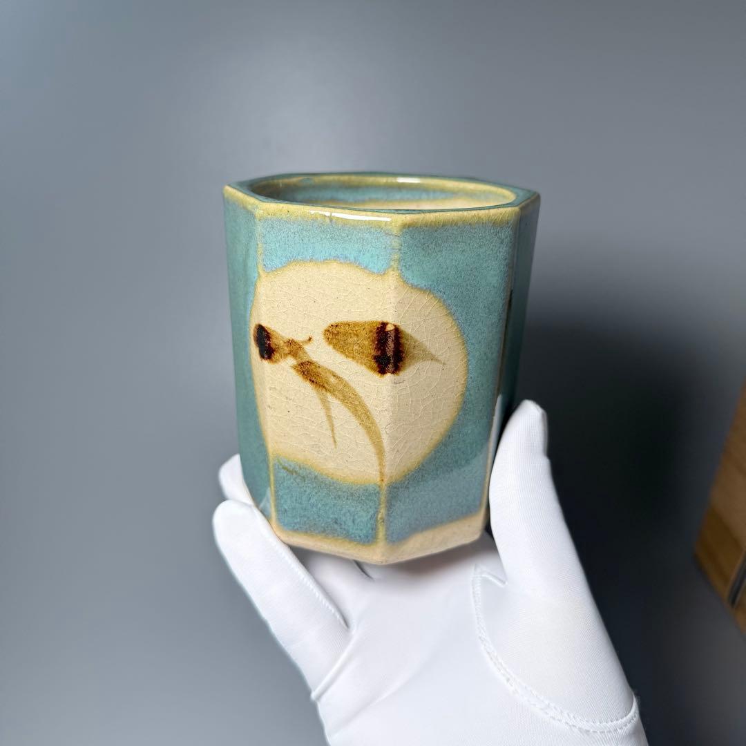 1*】様 人間国宝　濵田庄司　益子焼　八角形　花瓶　織部　緑釉薬　高さ10.8c