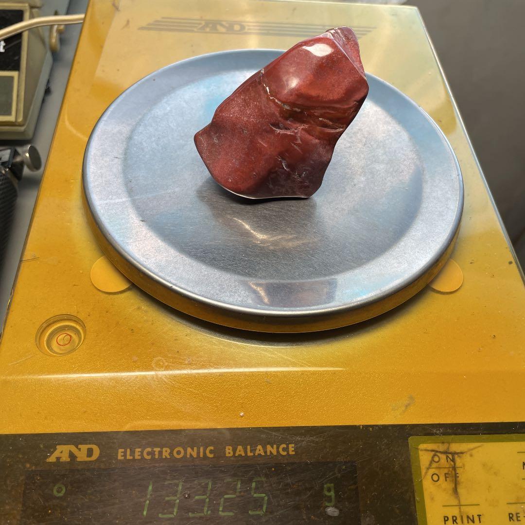 佐渡原産　赤玉バレル仕上げ置き石