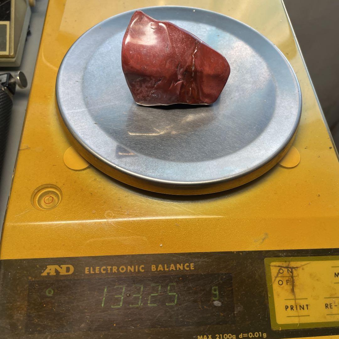 佐渡原産　赤玉バレル仕上げ置き石
