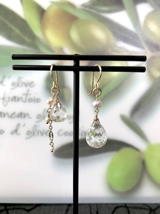 クオーツと淡水パールのアシンメトリー14kgf天然石ロングピアス