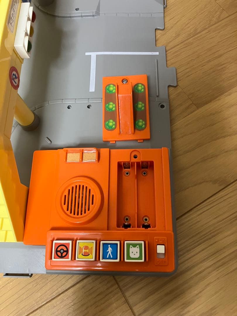 トミカタウン ぼくの街のサウンド交差点　廃盤