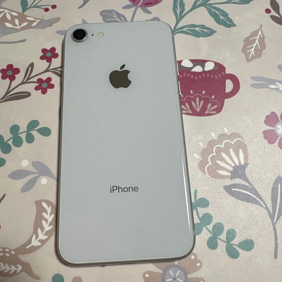 iPhone 8 本体 64GB バッテリー100%