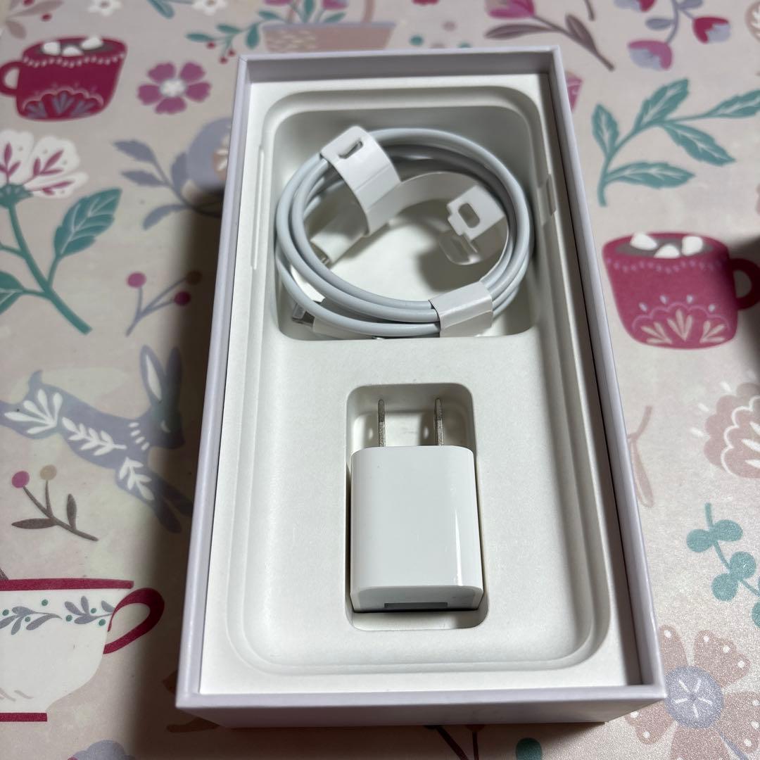 iPhone 8 本体 64GB バッテリー100%