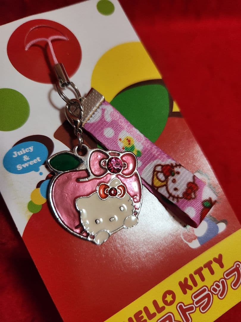 サンリオ　ハローキティ　ミニストラップ　sanrio キティちゃん　リンゴ