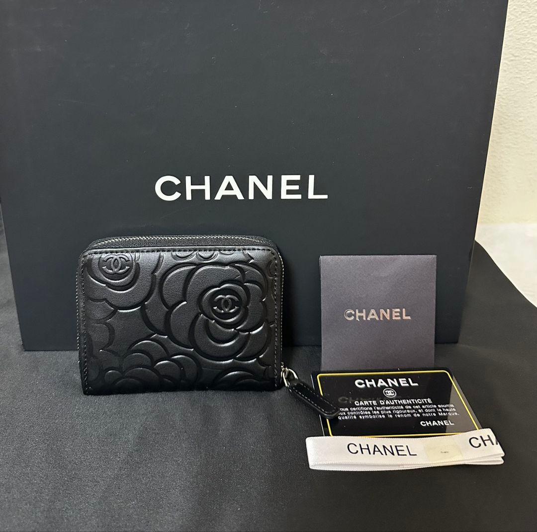 CHANEL ノベルティカメリア柄ミニ財布ケースブラック
