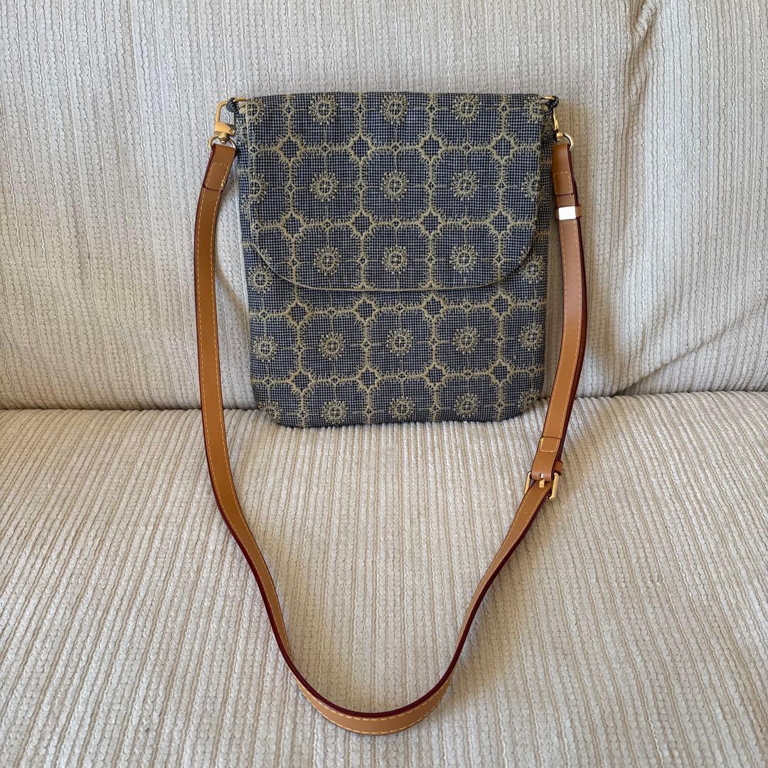 minä perhonenミナペルホネン　シンフォニー　（ブルー） ポシェット