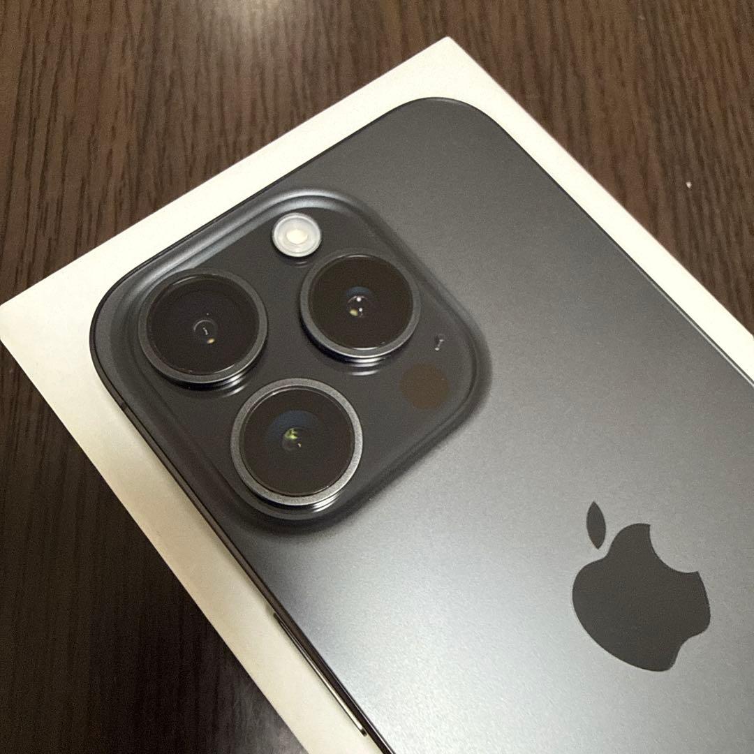 iPhone 15 Pro 本体
