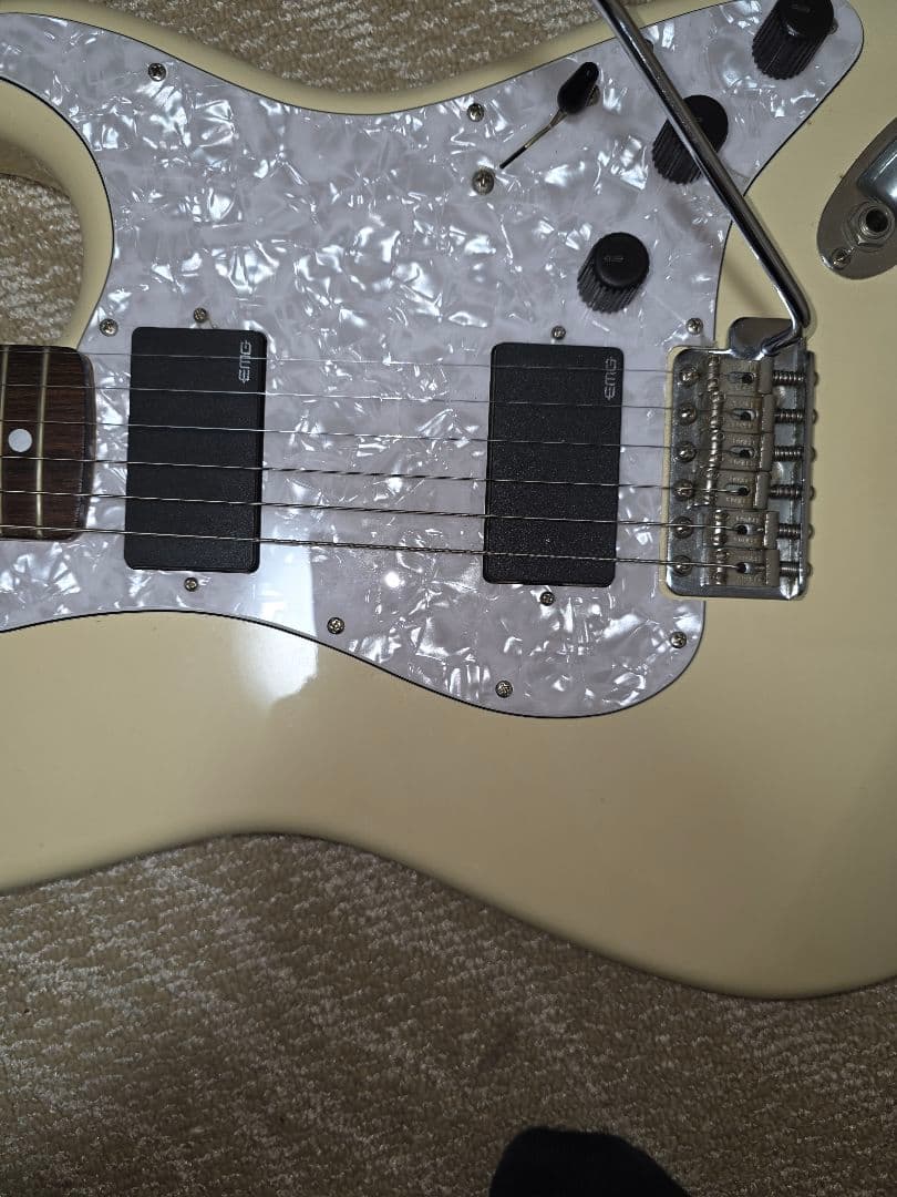 I*5様 激レア！Fender Japan ストラトキャスター EMG81×2