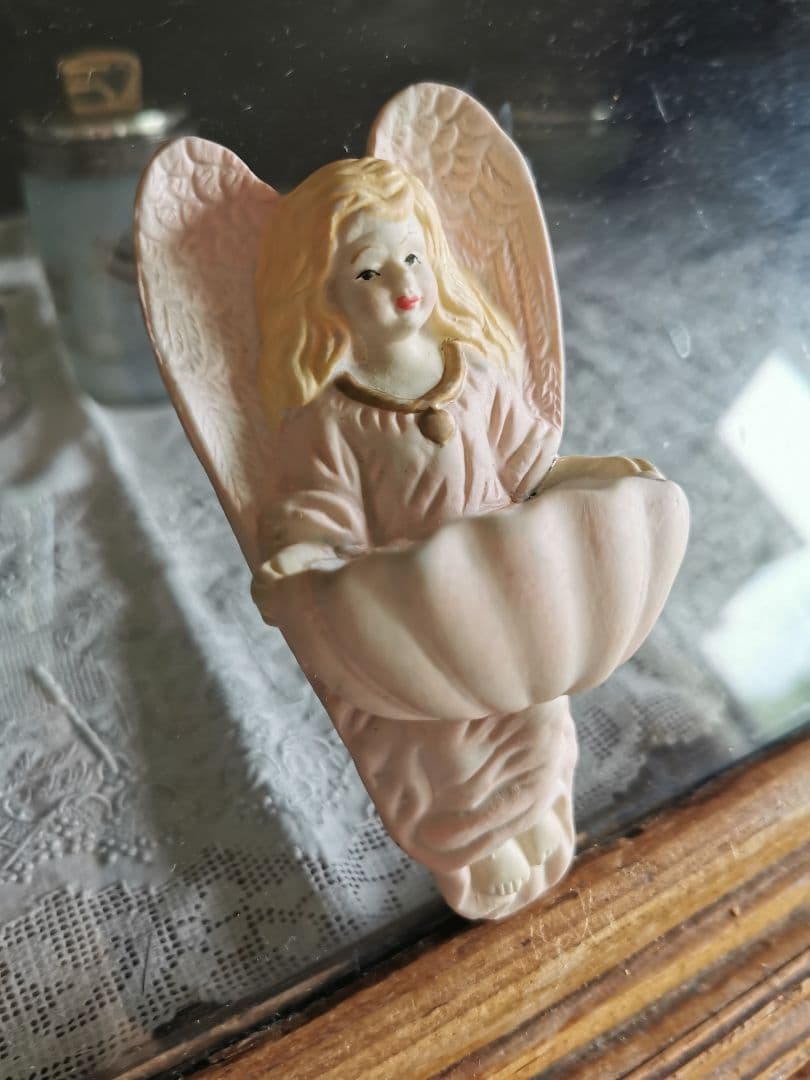 アンティークベルギー 少女の天使の聖水入れ 素焼きビスク 壁掛け飾り 淡いピンク
