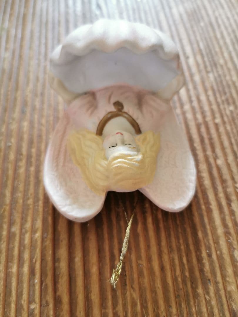 アンティークベルギー 少女の天使の聖水入れ 素焼きビスク 壁掛け飾り 淡いピンク