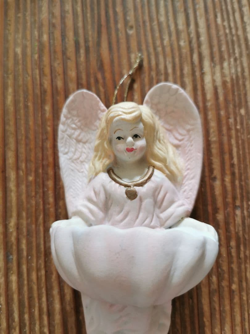 アンティークベルギー 少女の天使の聖水入れ 素焼きビスク 壁掛け飾り 淡いピンク