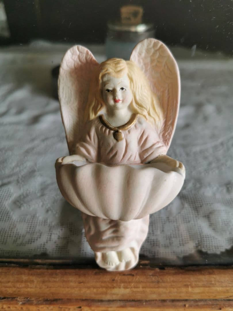 アンティークベルギー 少女の天使の聖水入れ 素焼きビスク 壁掛け飾り 淡いピンク