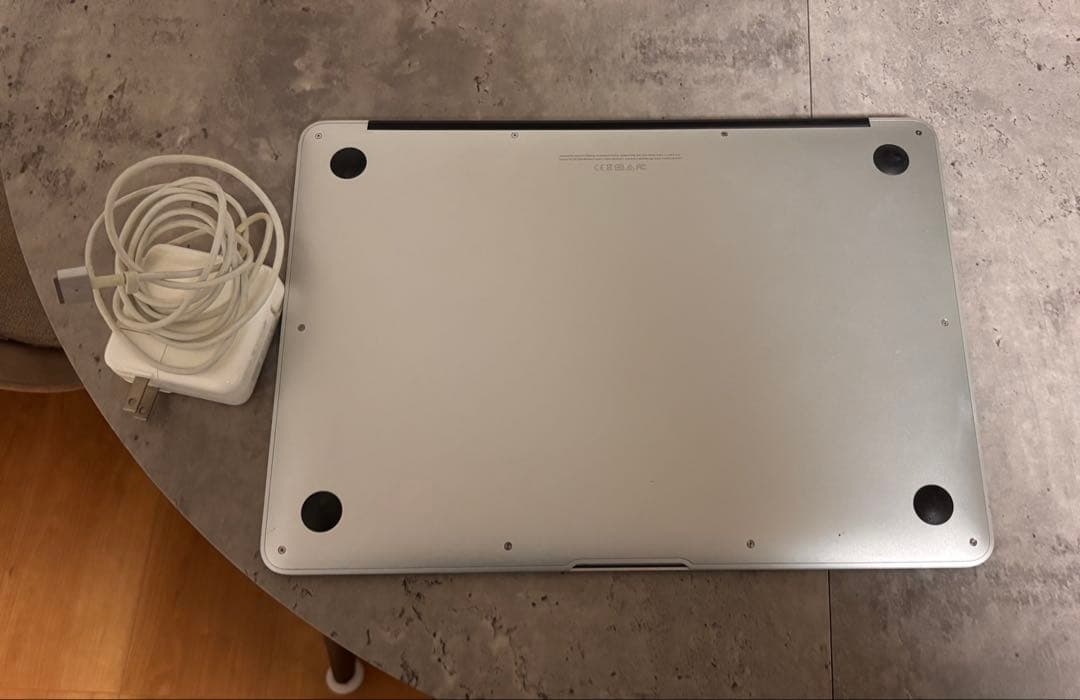 Apple MacBook Air シルバー 充電器付き