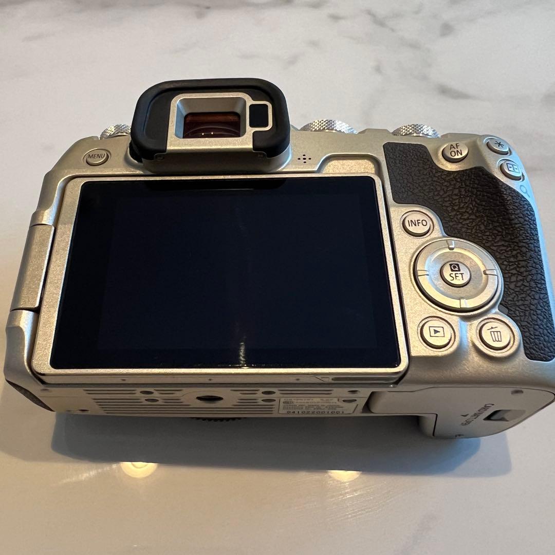 Canon EOS RP ゴールド