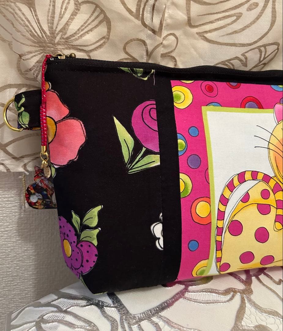 «802»大きめポーチ*ロラライハリスネコちゃん*笑顔Cats*ペンケース仕切り