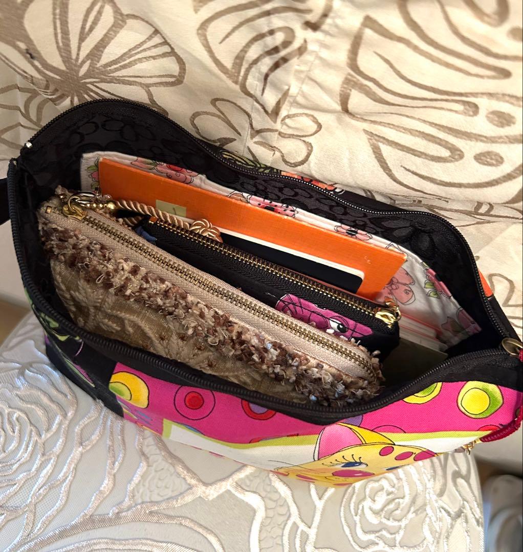 «802»大きめポーチ*ロラライハリスネコちゃん*笑顔Cats*ペンケース仕切り