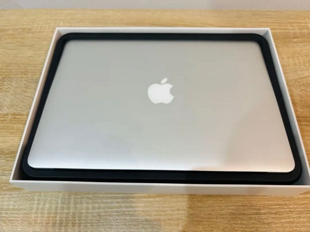 【箱あり】 Mac Book Air （13インチ，Early 2014）