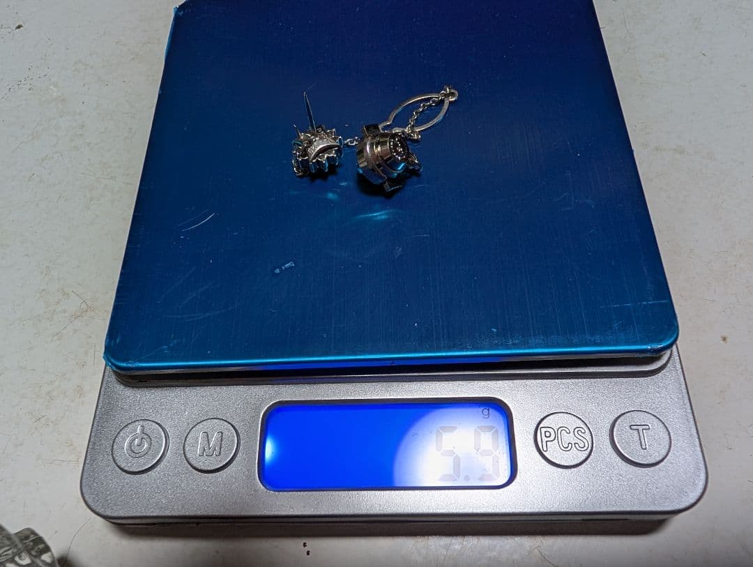 プラチナpt900 ボタンとダイヤモンド