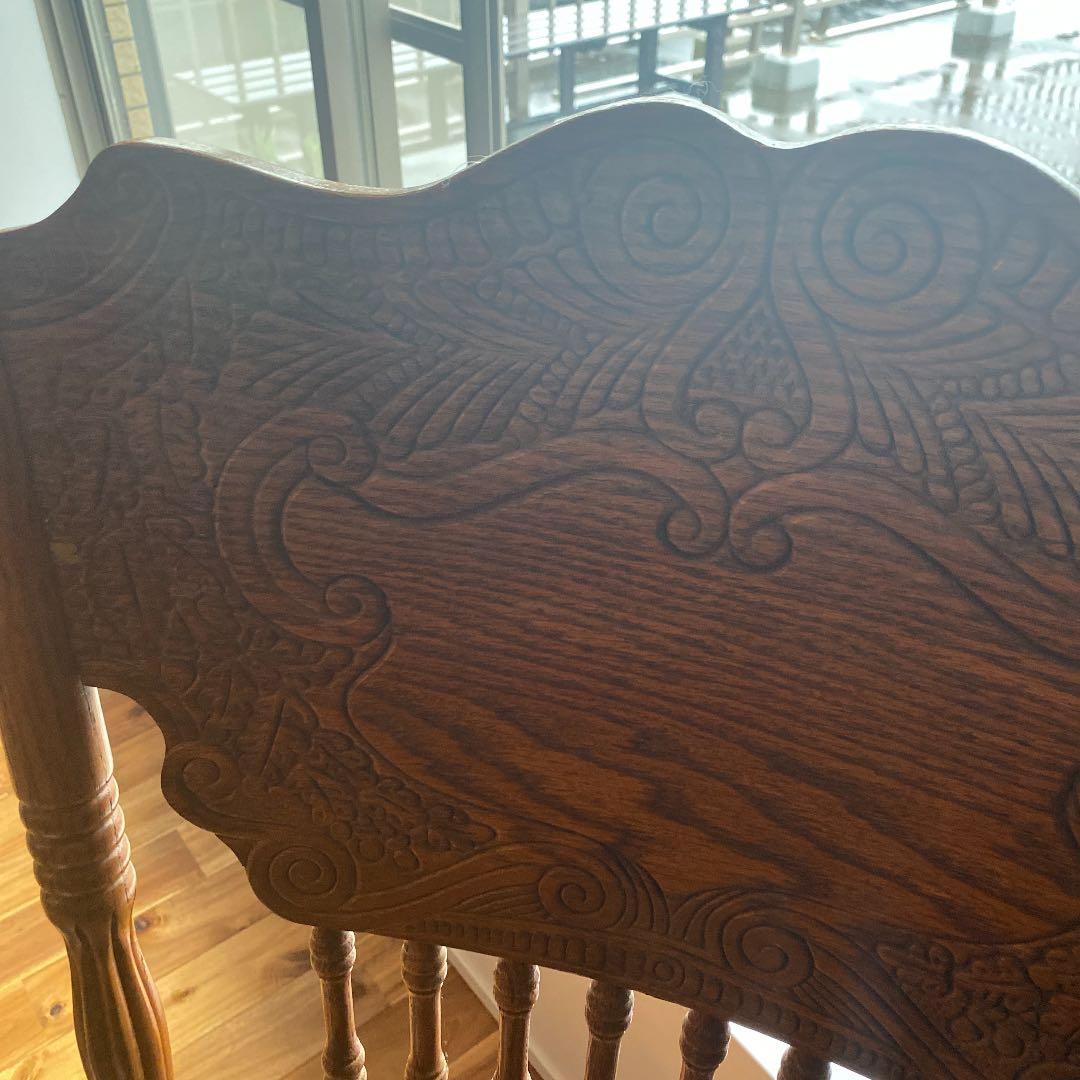 希少な彫刻が美しいアンティークチェアー⁕˚˟.‧*