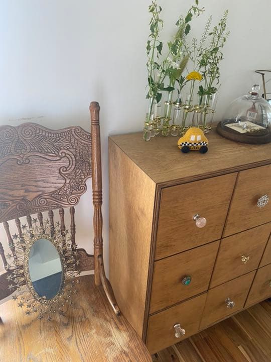 希少な彫刻が美しいアンティークチェアー⁕˚˟.‧*