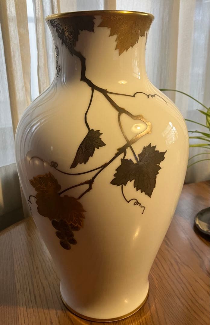 大倉陶器　金蝕ぶどう　花器　36㎝