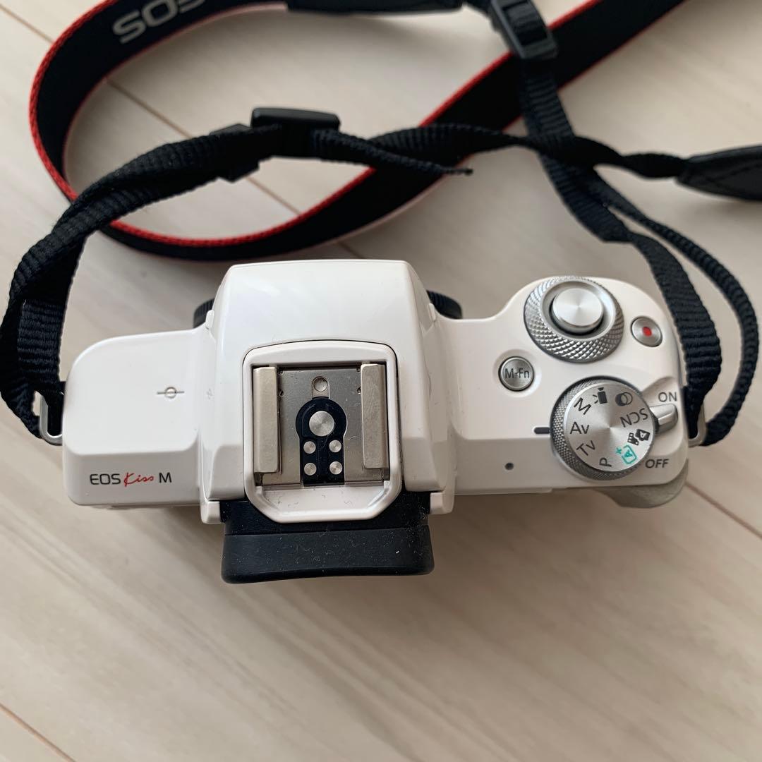 Canon EOS Kiss M デジタルカメラ 本体のみ