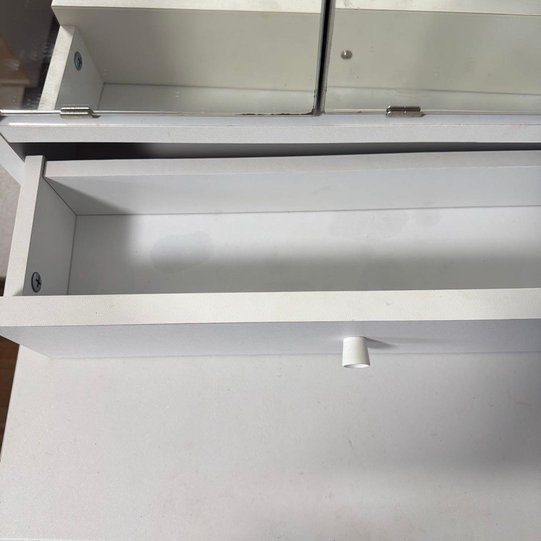 三面鏡ドレッサー