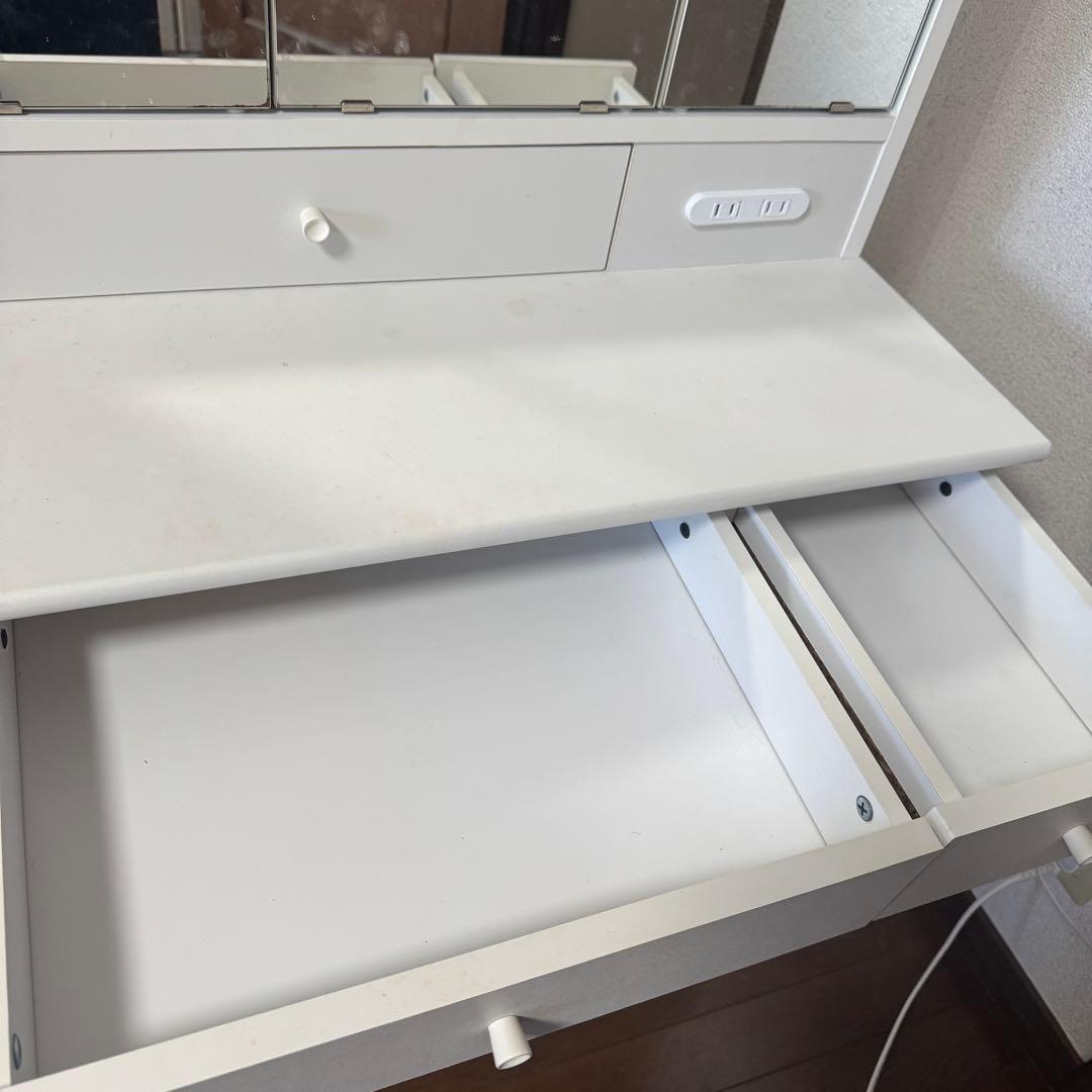 三面鏡ドレッサー