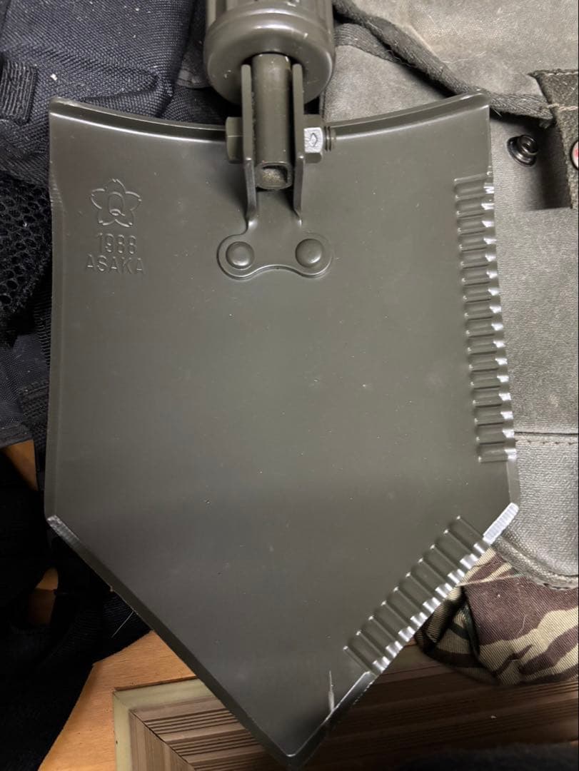 新品　1998年製 陸上自衛隊折りたたみスコップ、エンピ　折りたたみ式シャベル