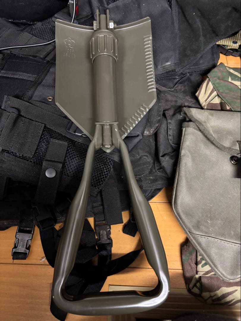 新品　1998年製 陸上自衛隊折りたたみスコップ、エンピ　折りたたみ式シャベル