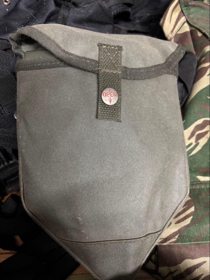 新品　1998年製 陸上自衛隊折りたたみスコップ、エンピ　折りたたみ式シャベル