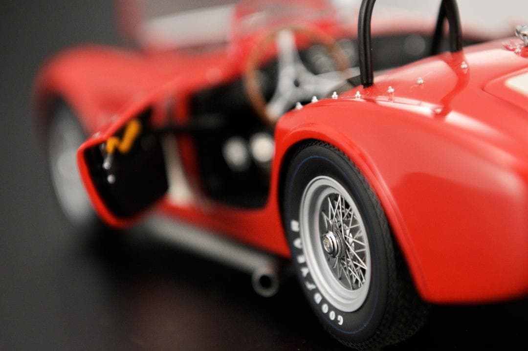 EXTO Cobra260 　(red)　 　　1/18サイズ